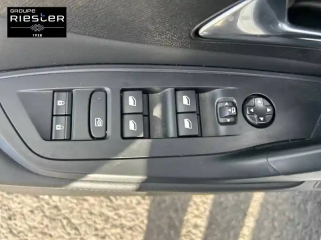Peugeot 308 sw phev 180 e-eat8 — photo 54