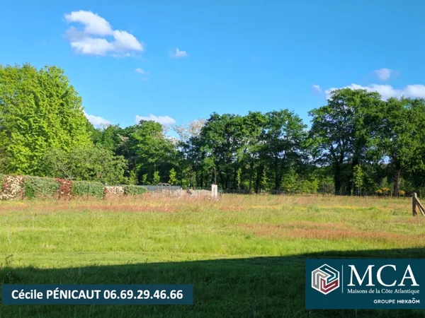 Terrain 900 m²