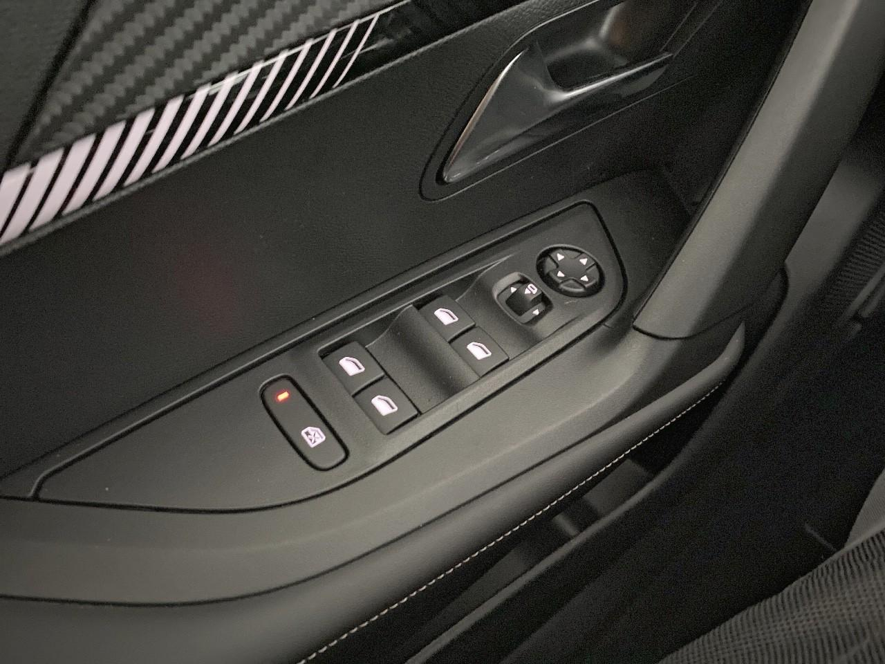 Peugeot 2008 hybrid 145 ch e-dcs6 allure — photo 20
