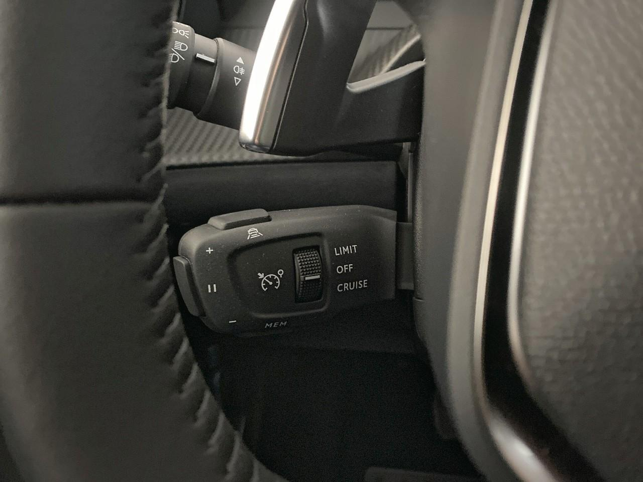 Peugeot 2008 hybrid 145 ch e-dcs6 allure — photo 20