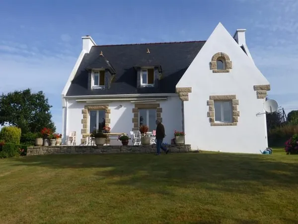 Maison spacieuse de 5 chambres à Spézet, Finistère, Bretagne