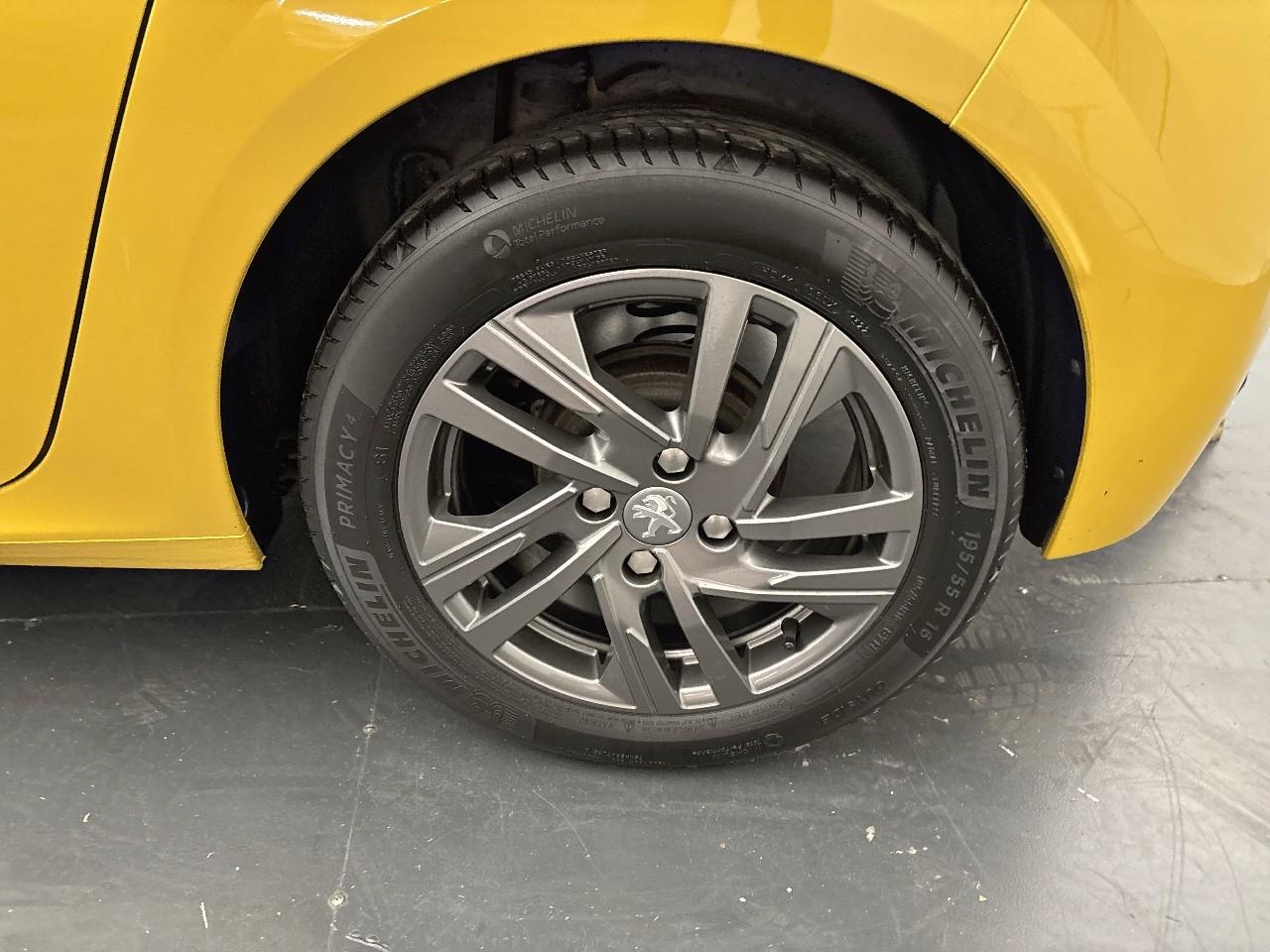 Peugeot 208 puretech 75 s&s bvm5 style — photo 16