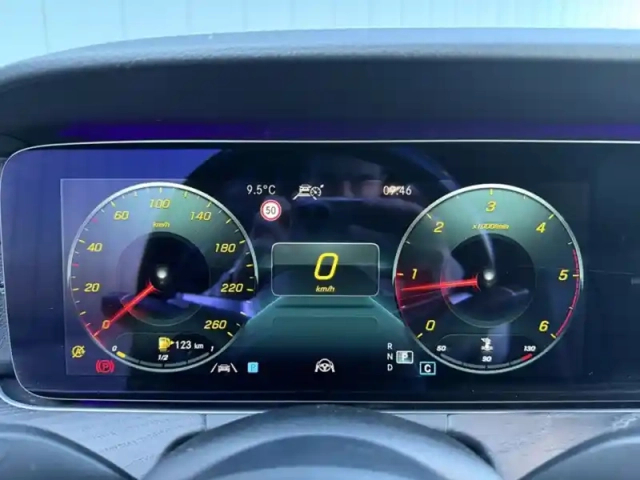 Mercedes Cla 220 d amg line — photo 31