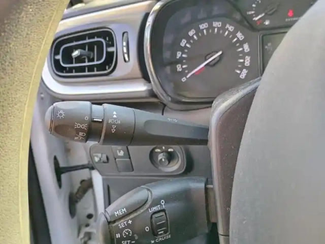 Citroën C3 puretech 83 ch bvm5 you — photo 17