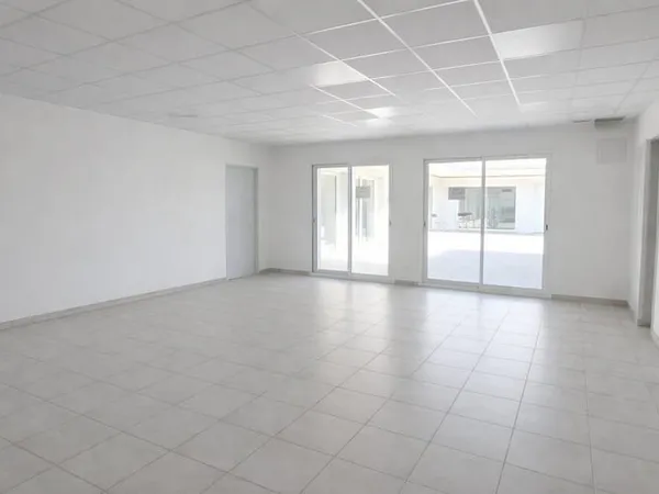 Bureaux - 488 m2 - Solliès-Pont
