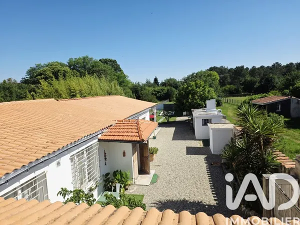 Maison 8 pièces 253 m²