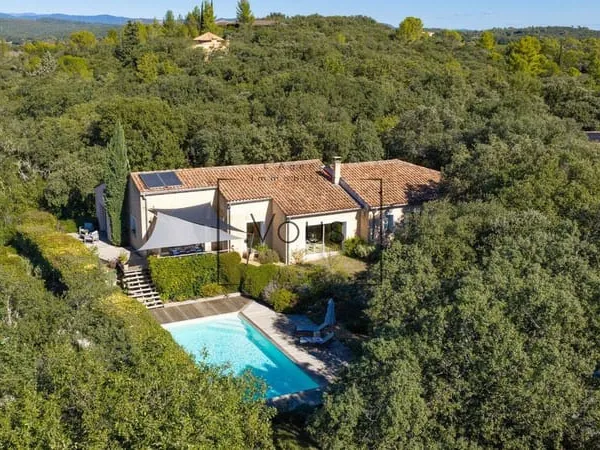 Maison de plain-pied 5 pièces 167 m²