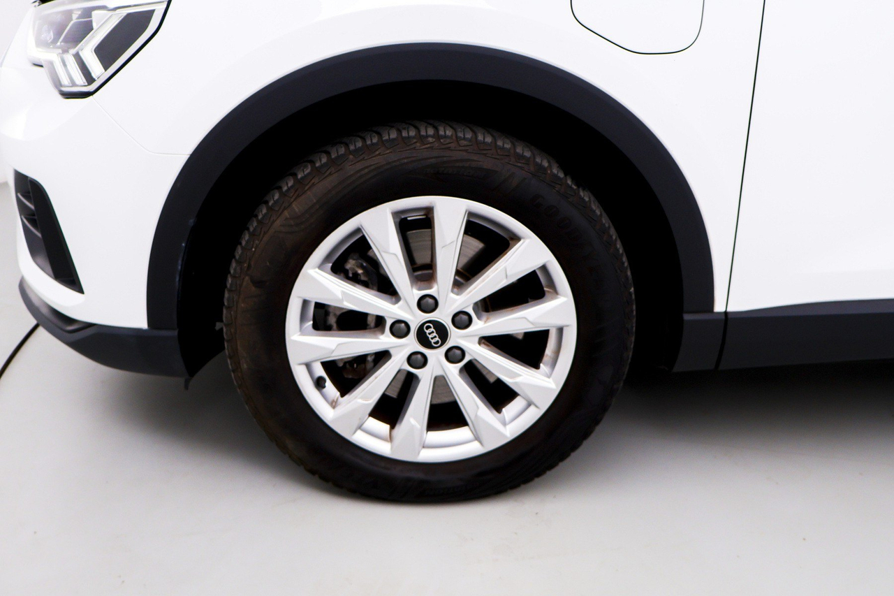 Audi Q3 — photo 10