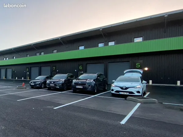 Local d'activité 295 m²