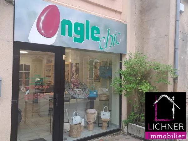 Local commercial 1 pièce 45 m²
