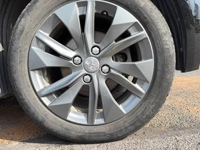 Peugeot 208 electrique 50 kwh 136ch — photo 11