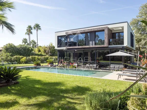 Maison 10 pièces 403 m²