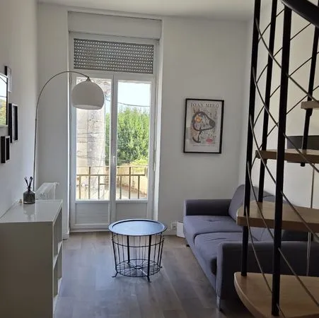Duplex T2 rénové avec balcon et cave