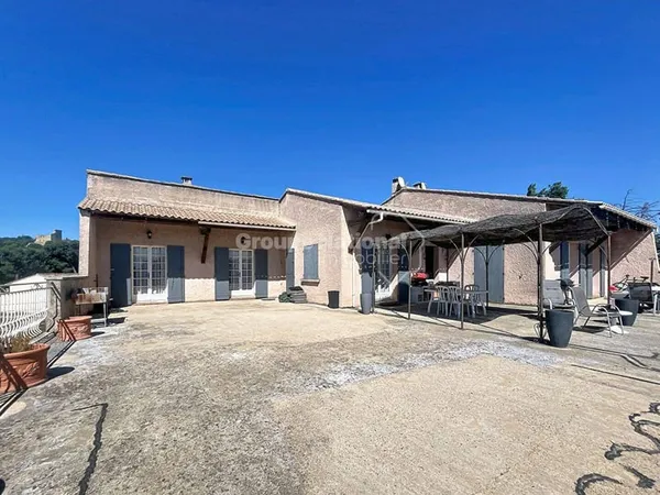 Maison de plain-pied 5 pièces 143 m²