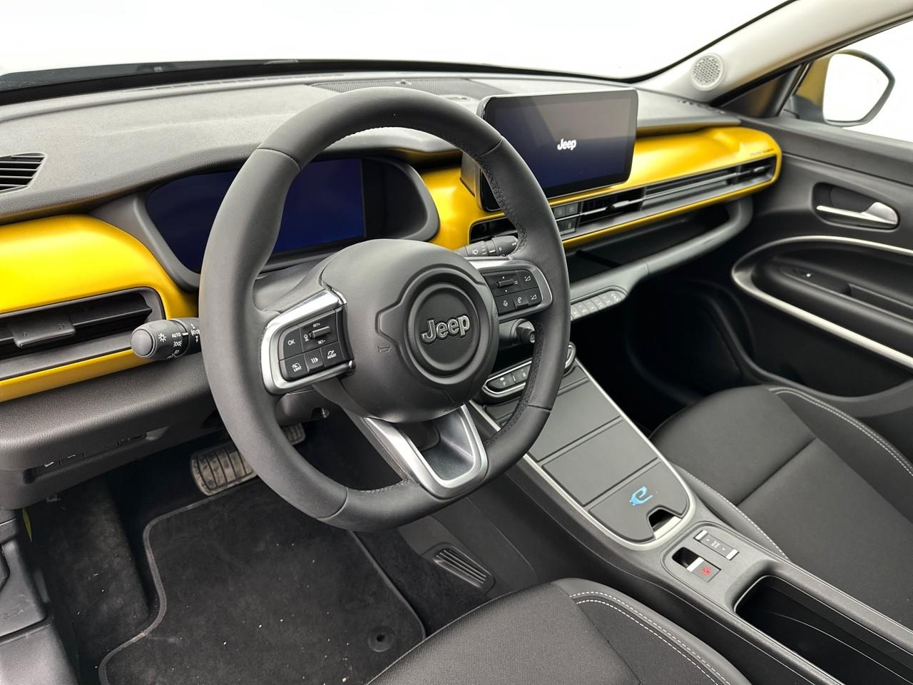 Jeep Avenger 115 kw 4x2 summit — photo 9