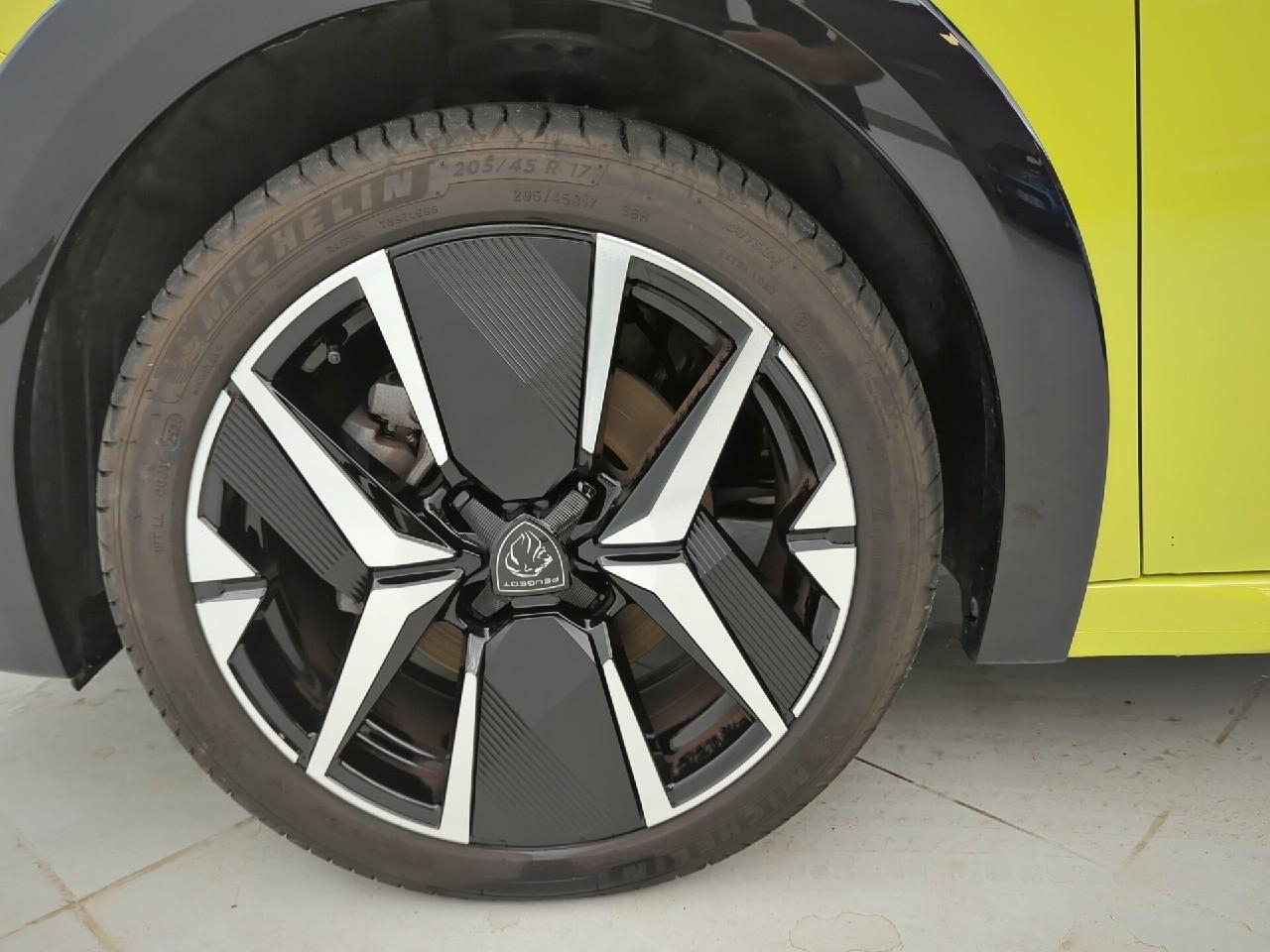 Peugeot 208 puretech 100 s&s bvm6 gt — photo 29