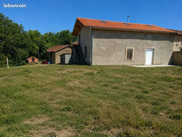 Maison à rénover 160 m² + grange 180 m² + terrain 2 470 m²