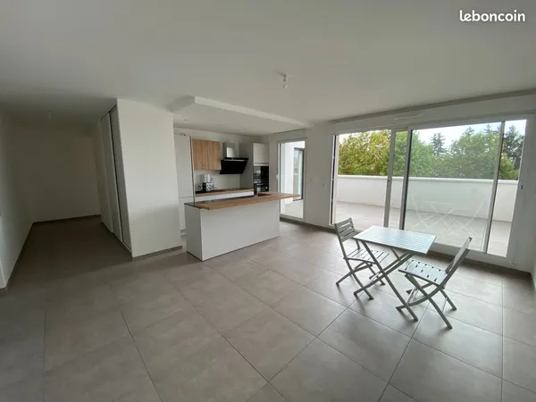 Appartement 4 pièces - Terrasse et garage - coteaux de la seille - 86m2
