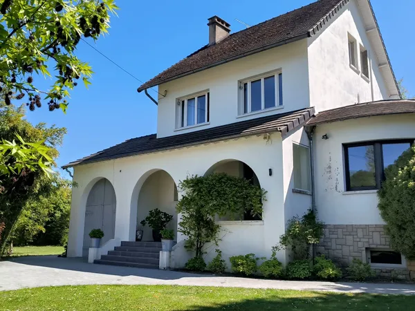 Maison 7 pièces 217 m²