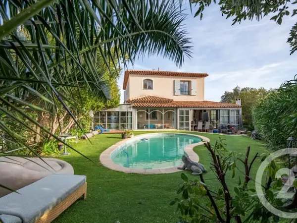 Maison 7 pièces 200 m²