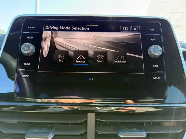 Volkswagen T-Roc 1.5 tsi evo2 150 start/stop dsg7 — photo 30