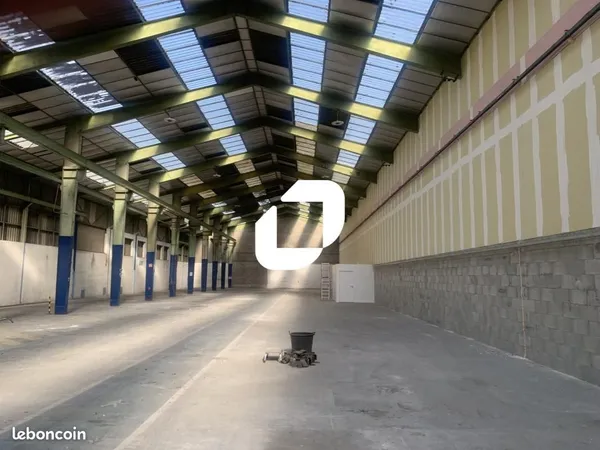 Local d'activité 1 212 m²