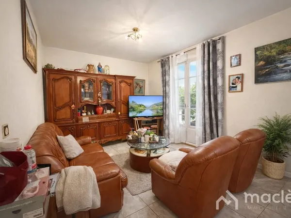 Maison familiale avec jardin, 2 garages ! Le Blanc-Mesnil