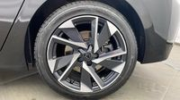 Peugeot 308 PHEV 180ch Allure Pack e-EAT8 — photo 11