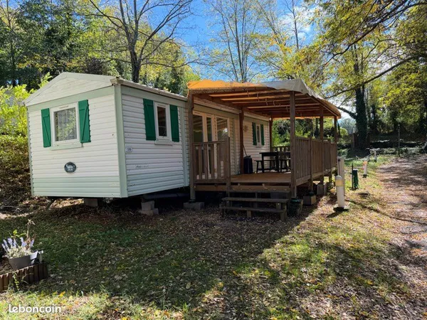 Mobilhome 2 chambres avec terrasse sur emplacement