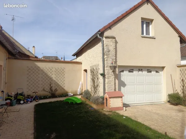 Maison 109M2 garage+ Petite cours