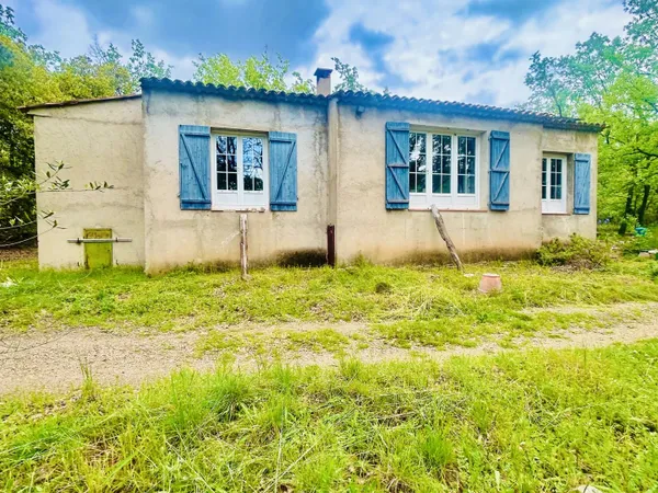 Maison autonome 140m2 sur terrain d'1hectare à Figanières