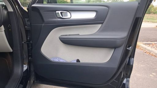 Volvo XC40 2.0 D3 150 BVA - Momentum – 2019 – 111036 km – Diesel – Boîte Automatique — photo 34
