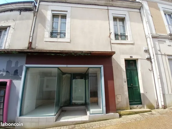 Maison avec local commercial