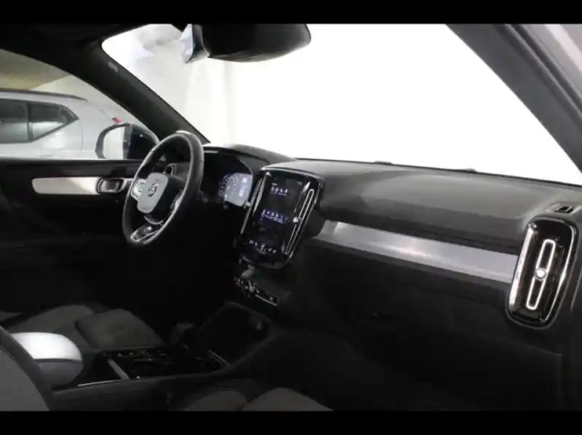 Volvo Xc40 t4 recharge 129 + 82ch plus dct 7 — photo 15