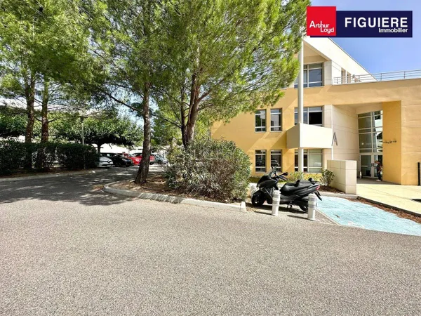 Bureaux 79 m²