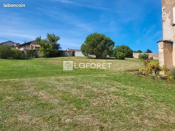 Terrain 700 m² VILLIE MORGON