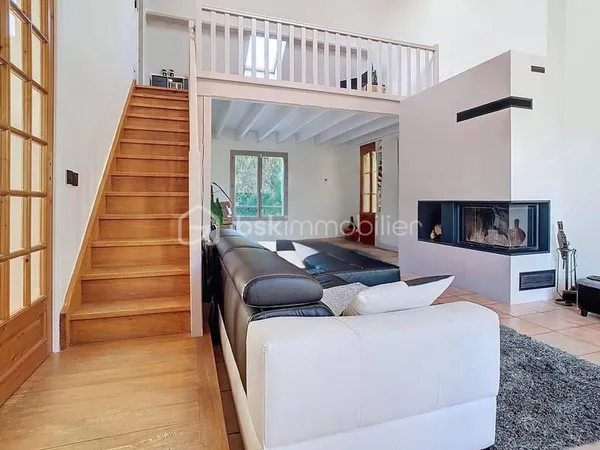 Maison 6 pièces 202 m²