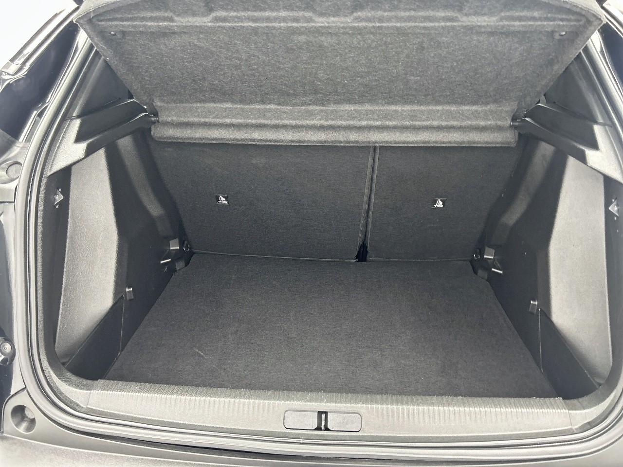 Peugeot 2008 hybrid 145 e-dcs6 style — photo 14