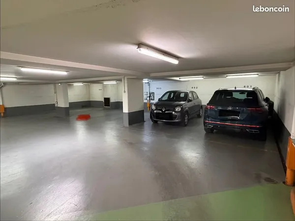 Place de parking à louer Paris 8e