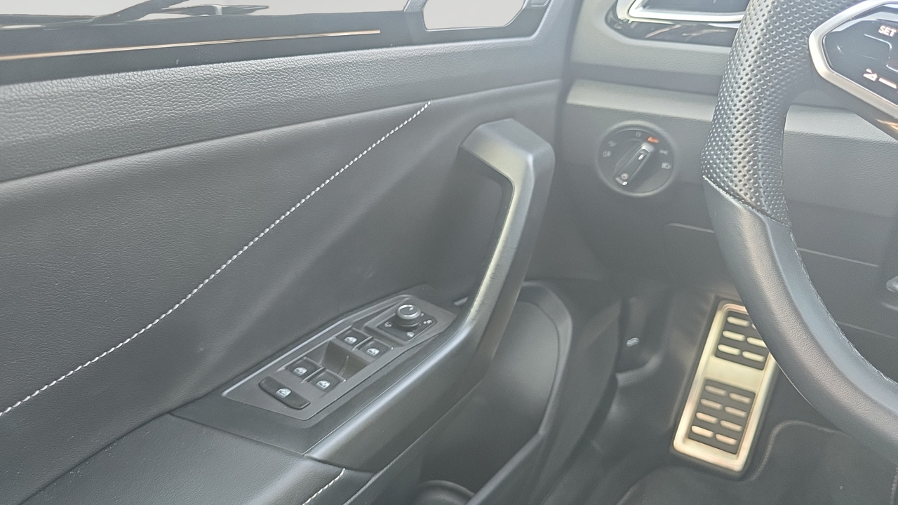 Volkswagen T-Roc 1.5 TSI EVO 150 Start/Stop DSG7 — photo 18