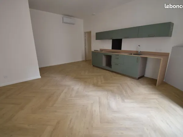 À LOUER - T3 de 57,45 m² rénové à neuf, en plein centre-ville de Montélimar