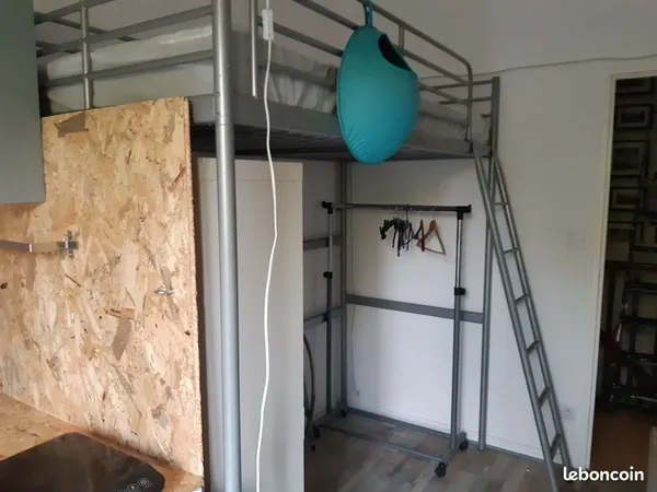 Loue chambre dans maison de la propriétaire