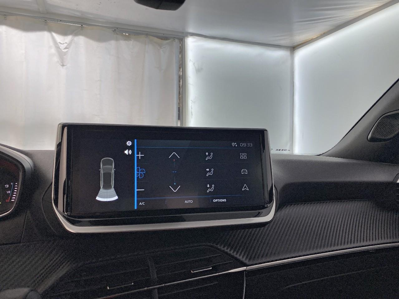Peugeot 2008 hybrid 145 ch e-dcs6 style — photo 17