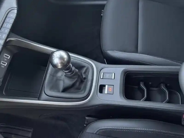 Jeep Avenger 1.2 turbo t3 100ch altitude — photo 12