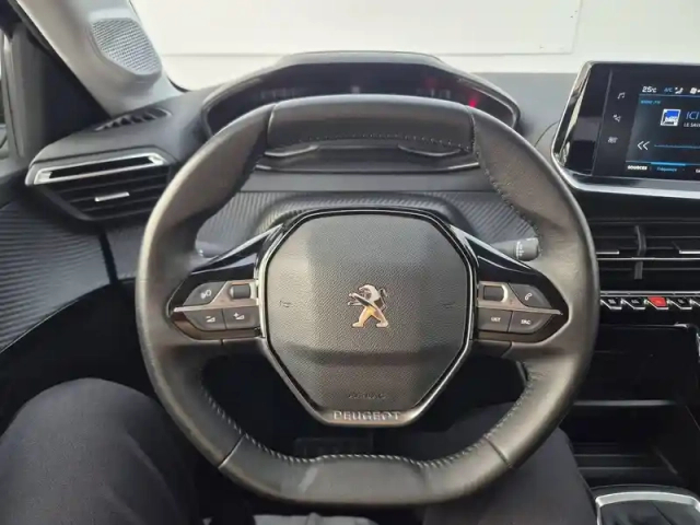 Peugeot 208 puretech 75 s&amp;s bvm5 — photo 31