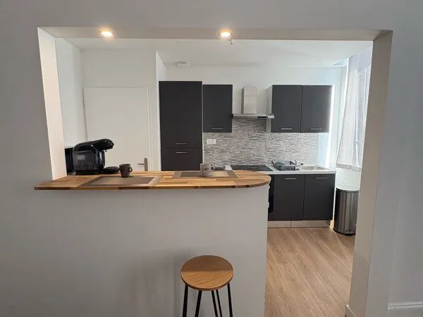 Appartement rénové meublé