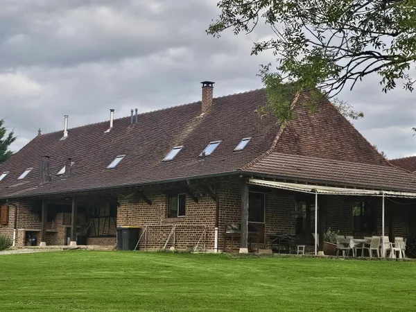Maison 10 pièces 242 m²