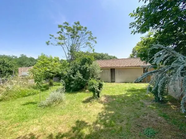 Terrain 730 m²
