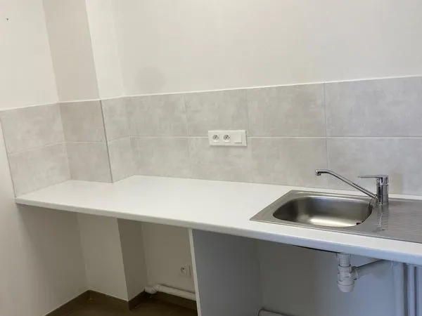 Loue local 20m2