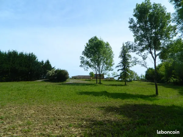 Terrain 2892 m²